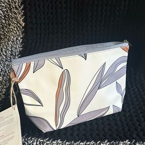 Thirty-One Tapered Pouch - NEW!